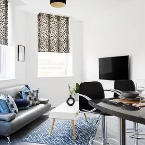 https://gallon-house-8.yorkshirehotels.net